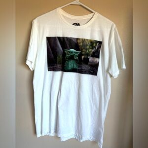 🎊3/$10 Star Wars Yoda” shirt  L